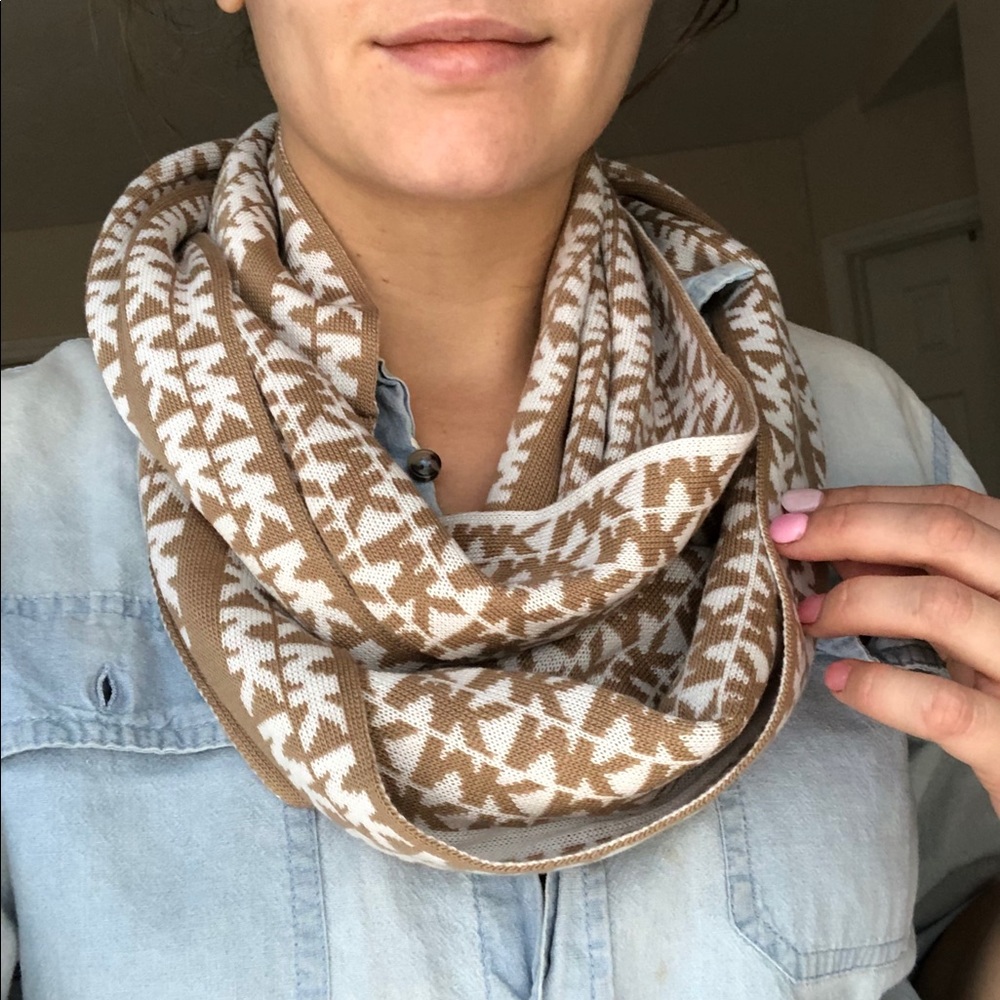 Michael Kors - logo infinity scarf - NEVER WORN